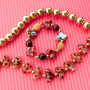 Kreativer Herzschmuck mit Acrylperlen 