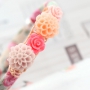 Fr&ouml;hlicher Schmuck mit Rosen und Blumen!