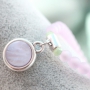 Ein faszinierendes Schmuck Set aus trendy Cabochon von Polaris Elements in hellen T&ouml;nen f&uuml;r eine zarten Look