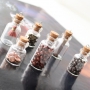 Musthave Schmuck und Accessoires mit Flaschen, Perlen, Blatt Anh&auml;ngern, Portemonnaies und Schl&uuml;sselanh&auml;ngern!