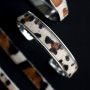 Modische Armb&auml;nder aus Naturleder mit Tiermustern gemacht!